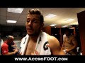 r�mi aboussouan s'entretient avec le secondeur marc-olivier brouillette apr�s le match hors-saison alouettes / argonauts du 19 juin 2012.