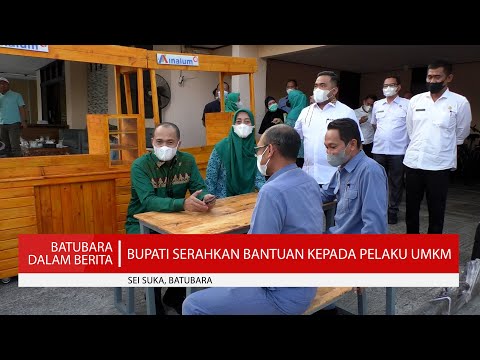 BUPATI SERAHKAN BANTUAN KEPADA PELAKU UMKM