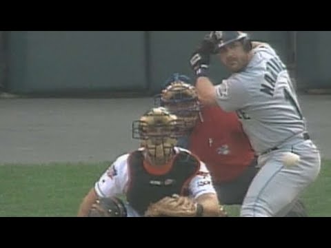 Video: 1997 ALDS Gm4: Edgar hits his 2nd homer of the series