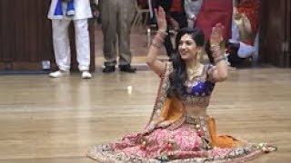 New Indian Wedding Dance 2017 - Beautiful Bride wi