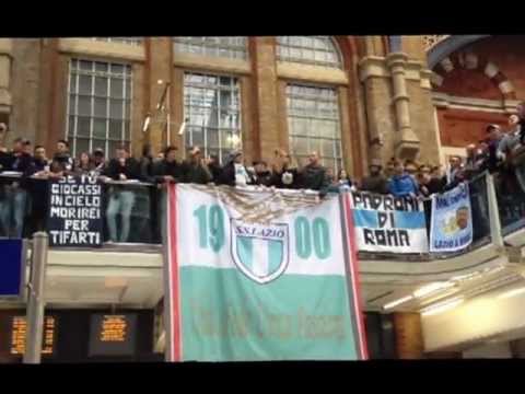 Liverpool St - Lazio fans having a party in Liverpool street!