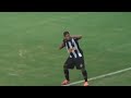 Ronaldinho gooit granaat naar publiek