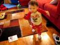videos de Mikey is Walking!!