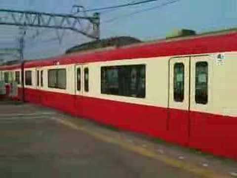 青砥駅　京急新1000系引込み線に回送