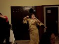 una care stie sa danseze:))=)) una care stie sa danseze:))=))