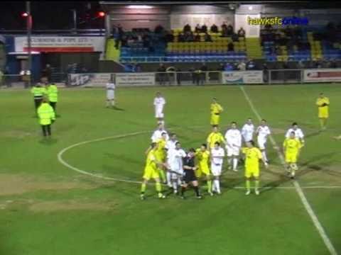 L’invasore di campo esagera ma anche il calciatore ma anche l’arbitro L’invasore di campo esagera ma anche il calciatore ma anche l’arbitro