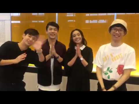 เดินสายแจกจ่ายความสุข วันวาเลนไทน์ กับนักแสดงจาก สยามสแควร์