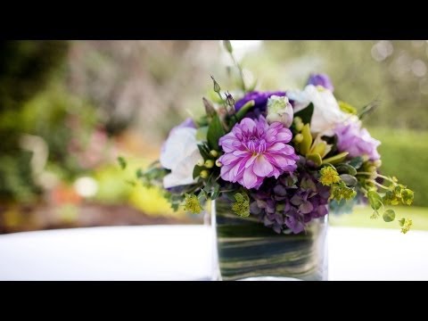 how to budget flowers in a wedding