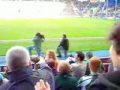 Una Irlandesa salta Desnuda al campo en un partido de Rugby