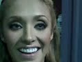 ANAHI MANDA BESOS A LOS NI�OS DE TELETON