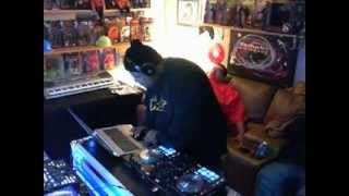 DJ Deeon - Live @ Groove ParlorRadio November 2013