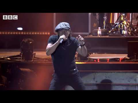 MUSE & Brian Johnson of AC/DC - Back In Black [Readin ...