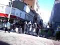 Islamisation de Paris : Musulmans priant illégalement rue Myrha (4 décembre 2009)