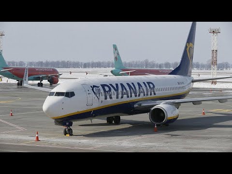 Wegen Druckabfall: Ryanair-Flieger muss in Frankfurt-Ha ...