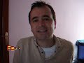 Después de varios años de movilizaciones, promesas incumplidas, falta de dialogo con los representantes de los Técnicos Sup. Sanitarios, ya va siendo hora que los profesionales españoles no sean los peor formados de la UE y que se preparen como ocurre en la gran mayoria de pasies de  Europa en Universidades adscritas a los centros hospitalarios. En el video, aparece un corte de Antena 3 recogido al compañero Paco MOntero de Madrid durante la huelgade hambre que él y otros 18 compañeros TSS mantuvieron en el otoño de 2005, para solicitar la equiparación de nuestros estudios a los paises de nuestro entorno. En el mismo se puede apreciar que incluso África tiene universitarios en el diagnóstico, seguimiento y tratamiento de las enfermedades. Por último he de apelar a nuestra ciudadania EUROPEA, no podemos ser europeos solo para lo que nos interesa, y este es un llamamiento a los POLÍTICOS. Los usuarios de la SANIDAD necesitan TSS bien formados, ello redundará en la CALIDAD de la que tanto presumimos.