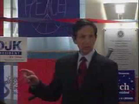 Kucinich at Franklin Pierce College 2004