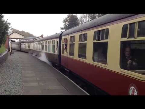 how to get to llangollen by train