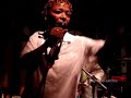 Clipe da m�sica Cabide com Mart�N�lia