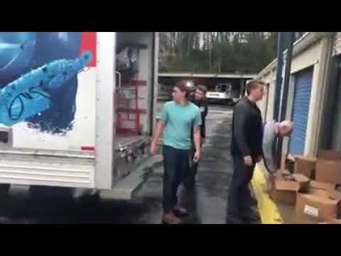 Matt Corvin zmuszony do przekazania środków dezynfekujacych na cele charytatywne