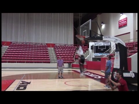 Balotelli e Pazzini, che giocatori di Basket! | AC Milan Official