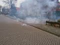 De kindjes zijn lekker aan het buitenspelen..