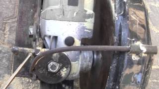 роспуск бруса с помощью болгарки.m2ts