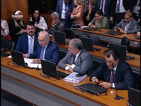 Relatório de projeto que reestrutura carreira e previdência de militares é apresentado