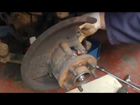 LAND ROVER DISCOVERY 2003 HUB BEARING REPLACEMENT