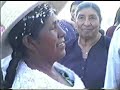 LETRA EN QHESWA(Hablado)-Tunantis tokaripuwaychis kay TososSantusta ari!....(Cantado)Kaychu chay wank'eqa... ay palomitaysimisapaluqa... pur vus viditayWawaman tukusqa... ay palomitayreksisqa ayllusqa... pur vus viditayPur vus viditay... ay palomitayprovincia tusuchun boliv...ianitay!Sapa eskinapi... ay palomitaysayakuq imilla... por voz viditayQ'eta yuruykiwan... ay palomitayqhari mañaqakuq... por voz viditayPor voz viditancheq... ay palomitayqhari mañaqakuq... boliv..ianitay!Anillito tengo... ay palomitayde puro brillante... pur vus viditayNo quiero casarme... ay palomitaycon este tunante!... pur vus viditayPur vus viditay... ay palomitayprovinciay tusuchun... boliv... ianitayCheqan kallimanta... ay palomitayyut'u silvamushan... pur vus viditayChoqro qhariykichus... ay palomitaycelosakamushan... pur vus viditay.(Manan wawitay celosakuqpis kanchu!-Habla)Pur vus viditancheq... ay palomitaycelosakamushan... boliv...ianitay!Rosasta vendeni... ay palomitaysimá claveltachu... pur vus viditayAshkhata wich'uni... ay palomitaysimá qanllatachu... pur vus viditay(Atatau!!-Voz de fondo)Pur vus viditay... ah palomitaysonqetuy tusuchun... boliv...ianitayPor voz viditay... ay palomitayProvinciay tusuchun... boliiv..ianitay!Tunari orqomanta... ay palomitayrumis bolalamaun... por vus viditayUray orqomanta... ay palomitayrumis bolalamun... por vus viditayHatariychis cholas!!... ay palomitayTunantes chamunku... pur vus viditayPur vus viditancheq ay palomitaytunantes chamunku... boliv..ianitayWiñaychu espejo... ay palomitayAltarpi k'anchanki... pur vuz viditayhamuy apuestasun... ay palomitaymakiypi waqanki.!!.. pur vus viditay(Nunca!!- hablado)Pur vus viditay... ay  palomitayprovinciay tusuchun... boliv... ianitay!!....Fin.. cantado por los Tunantes de PoqpoQollo-P'oqpo=Burbuja, Qollo=MontonprovinciaQuillacollo/Cochabamba/Boliv.