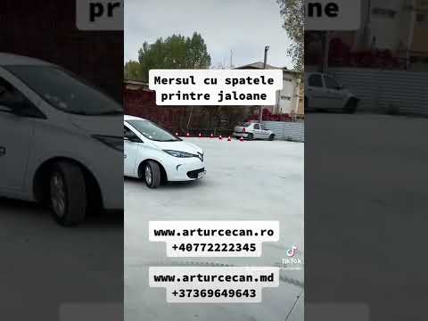 Mersul cu spatele printre jaloane