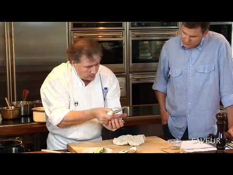 how to properly open an oyster