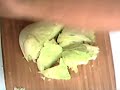 knife-cuts-iceburg-lettuce.html