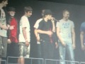 V�deo de Justin Bieber junto com seu pai e amigos no palco  Leia mais em: V�deo de Justin Bieber jun