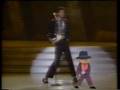 Michael Jackson sings with the chipmunks