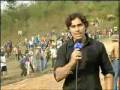 videos de UN REPORTERO  ES ATROPELLADO POR UN CABALLO jajajajaja Muy bueno!...