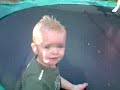 Guyan op de trampoline