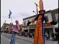 Help Santa Toy Parade - Mini Cirque Stilt Walkers