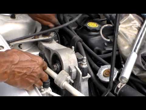 How to install the upper right motor mount, Dodge and Plymouth Neon 2000-2005