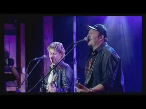 Blackie Swart – Tel op jou Voetjies (Live)