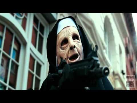 kewl - The Town (2010): As he plans his next job, a longtime thief tries to balance his feelings for a bank manager connected to one of his earlier heists, as well ...