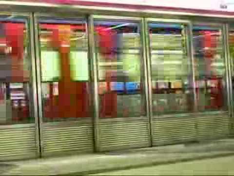 港鐵(前九鐵)SP1950(千九五)列車駛入錦上路站