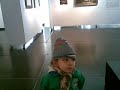 mi sobrina y yo en el museo