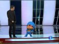 Pocoyó entrega junto a Andreu Buenafuente el premio Goya a la mejor película de animación.