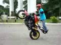 CERET RL motos wheeling fritando pneus parte 1