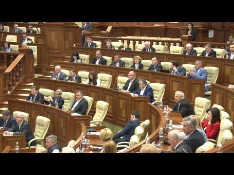 Președintele țării, Igor Dodon a primit în plenul Parlamentului jurămîntul noului membru al Curții Constituționale, Victoria Iftodi