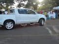 toyota hilux vs toyota yaris.3GP