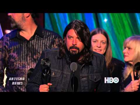 Courtney Gets Booed at Rock Hall Induction