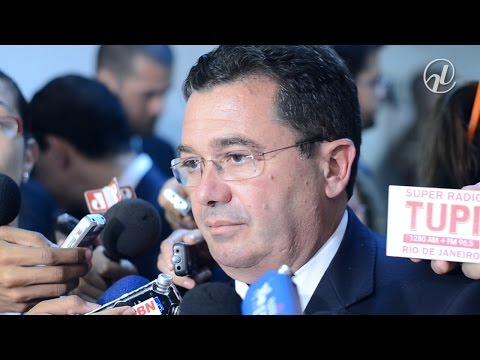 Atestado médico adia depoimento de diretor da Petrobras à CPMI
