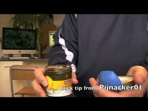 how to open stuck jar