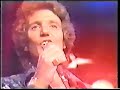 billy j kramer does a re-make of his 1960s #1 worldwide chart hit, and has a uk top 10 hit with it all over again in 1976. arrows lead singer alan merrill introduces billy j kramer in this clip.
interesting trivia: the proud new father named mike montgomery that arrows alan merrill reads out the song dedication to is in fact the keyboard player of guitarist paul kossoff's band backstreet crawler, a good friend of alan's.